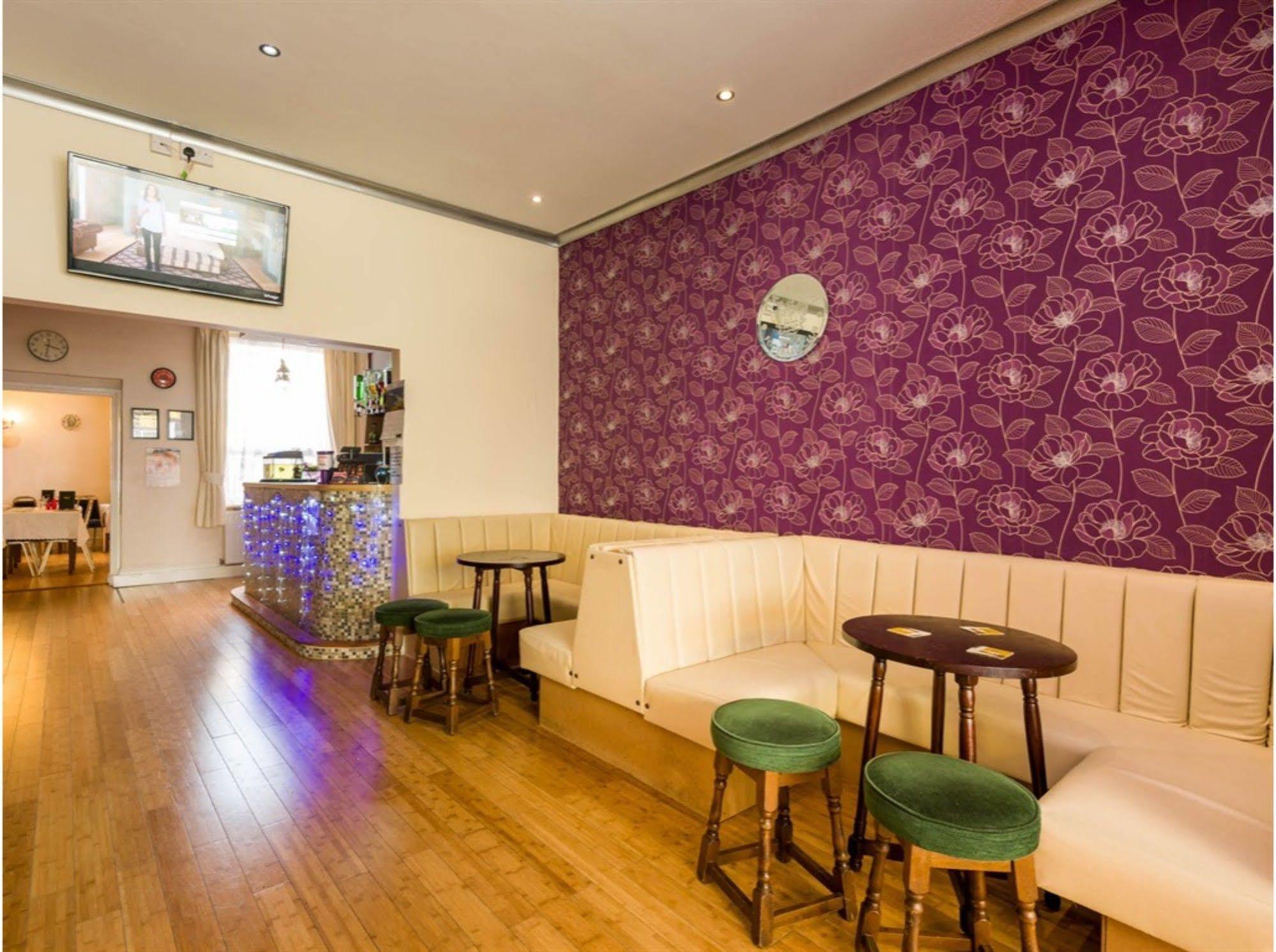 Uk Travel & Hospitality Ltd Ta Canberra Hotel Blackpool Eksteriør billede