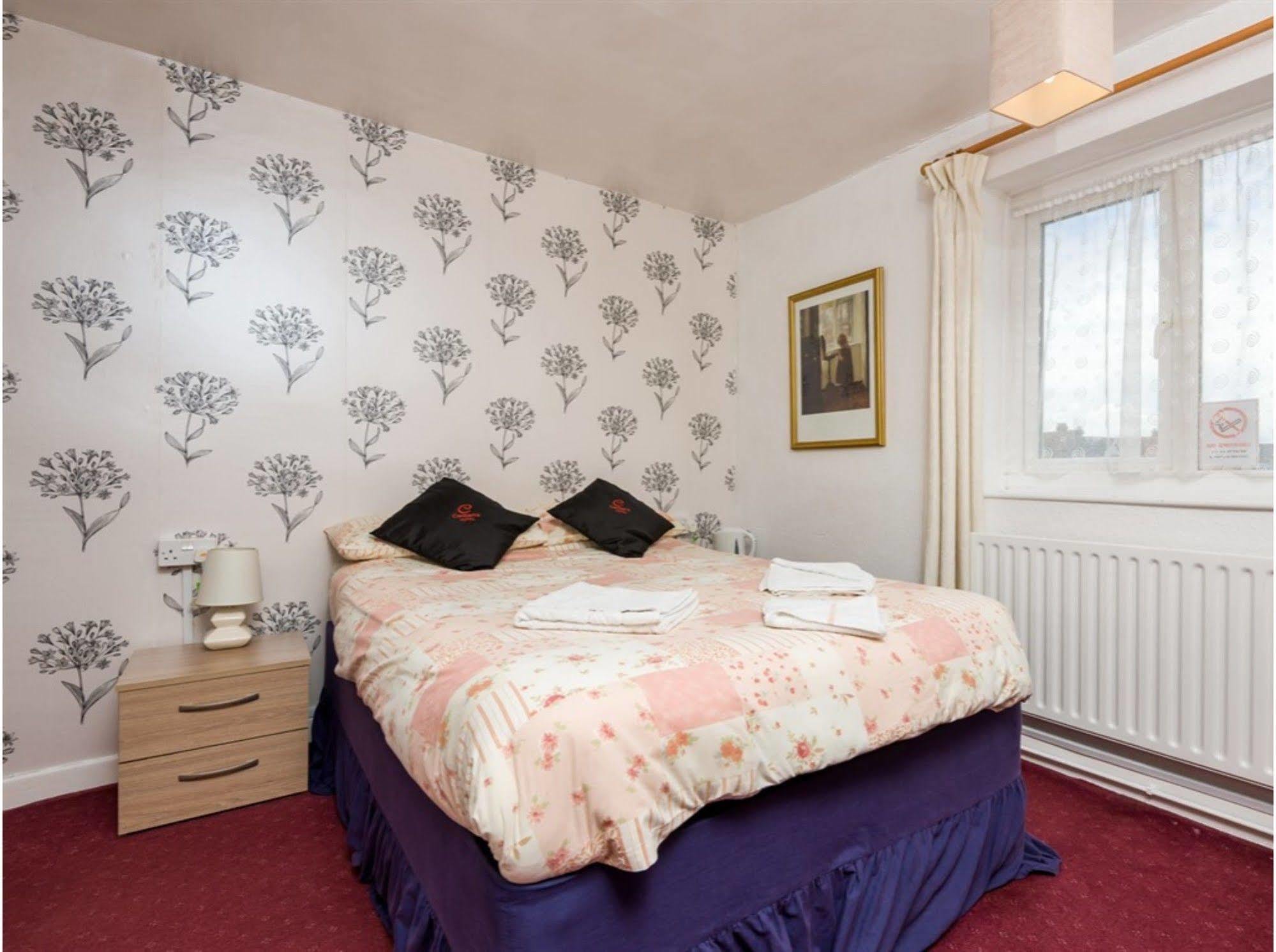 Uk Travel & Hospitality Ltd Ta Canberra Hotel Blackpool Eksteriør billede